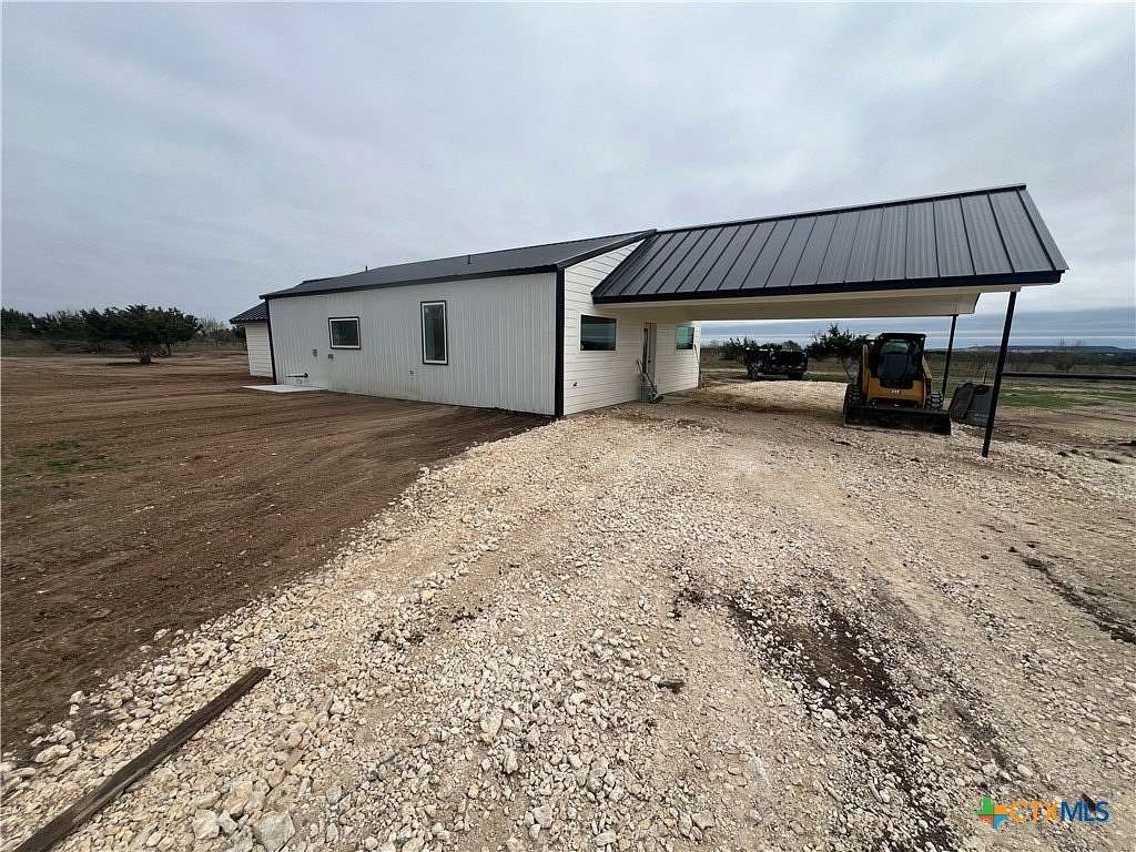 20 Acres of Land with Home for Sale in Copperas Cove, Texas