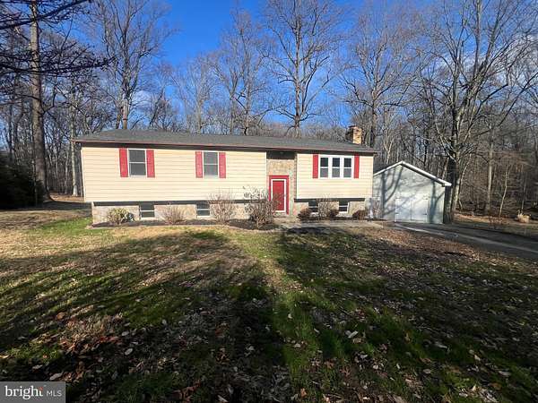 4.33 Acres of Land with Home for Sale in Elkton, Maryland