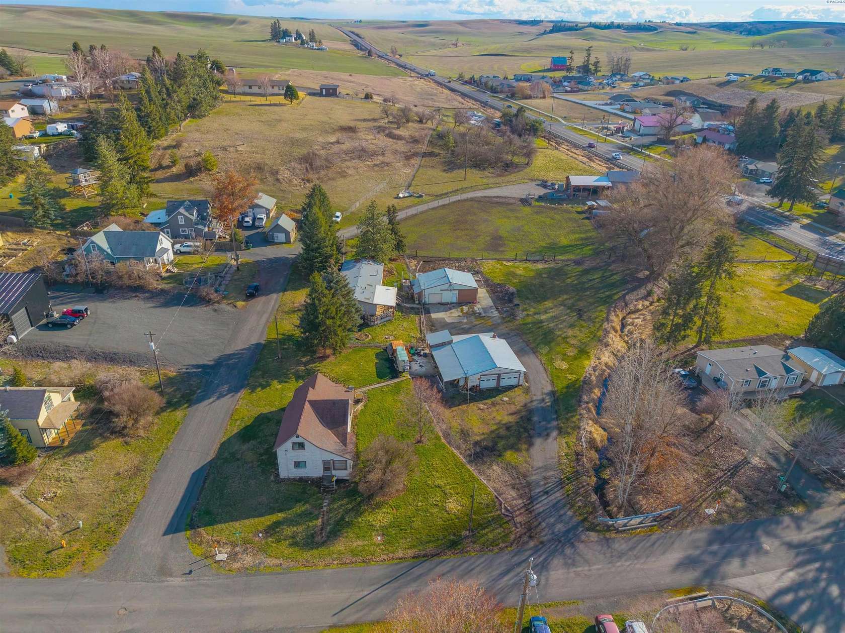 1.55 Acres of Land with Home for Sale in Uniontown, Washington