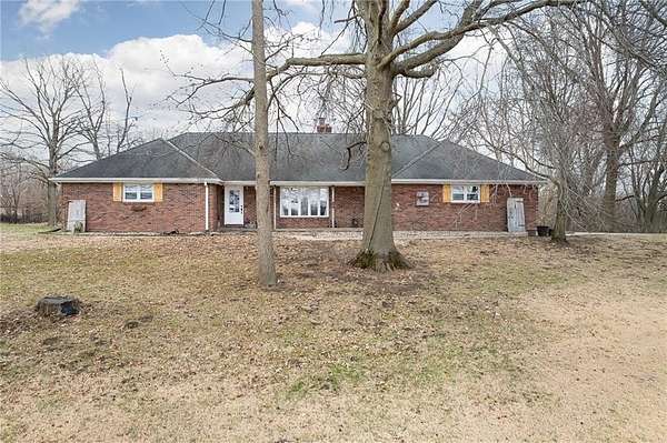 1.69 Acres of Land with Home for Sale in St. Joseph, Missouri