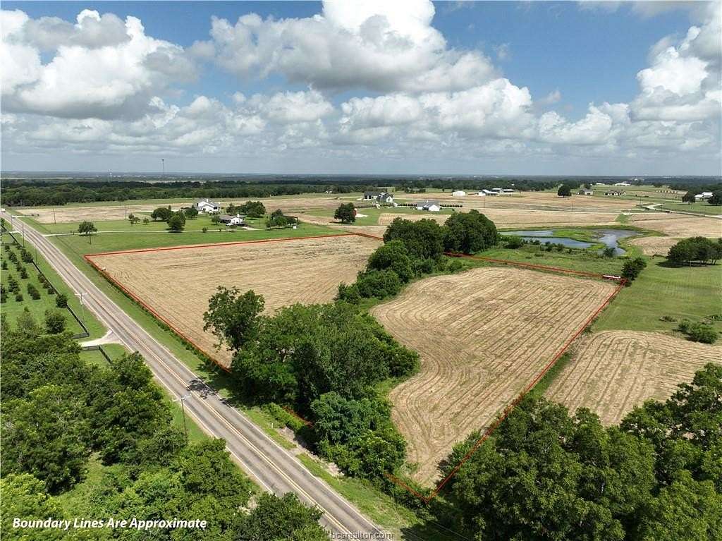 8 Acres of Residential Land for Sale in Navasota, Texas