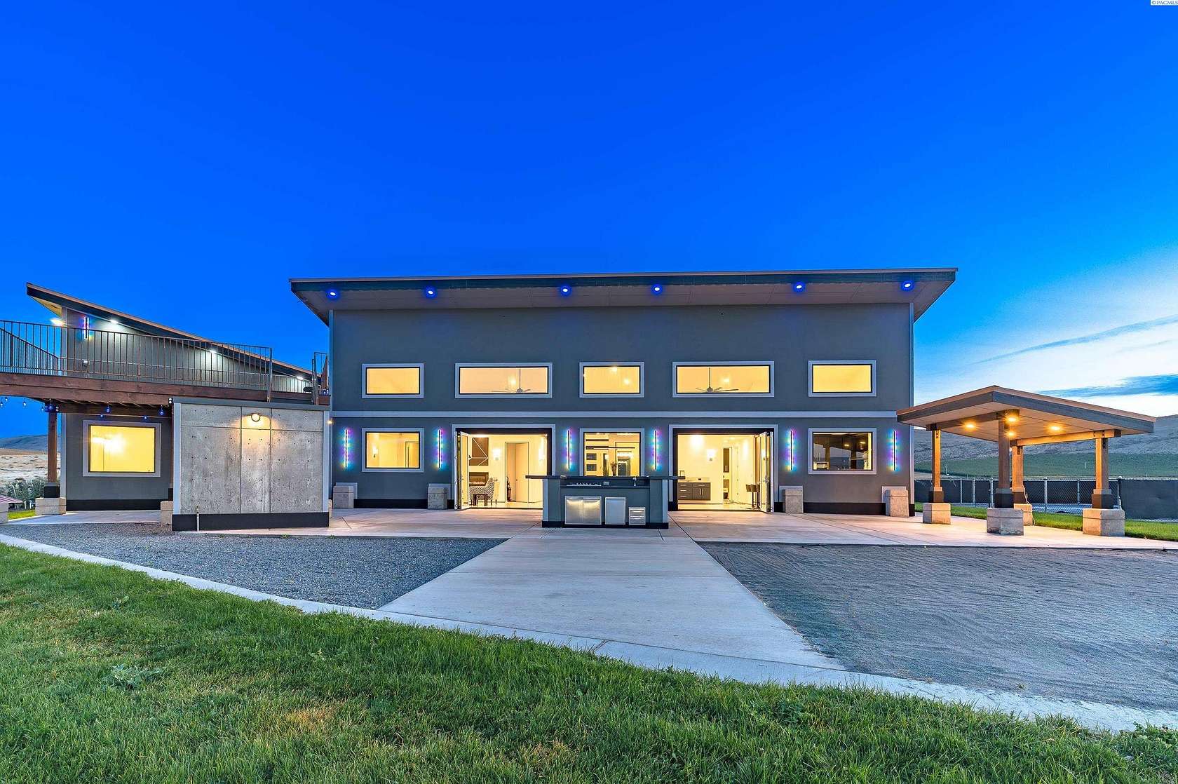 5.87 Acres of Land with Home for Sale in Moxee City, Washington