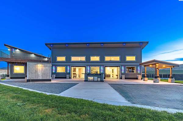 5.87 Acres of Land with Home for Sale in Moxee City, Washington