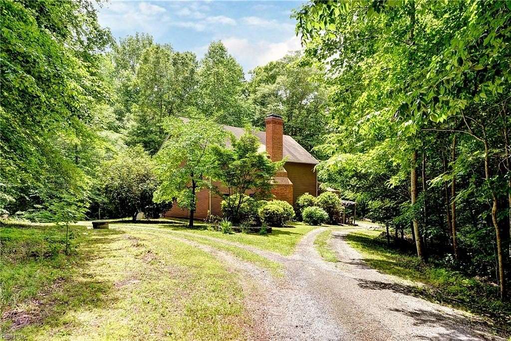 20.8 Acres of Land with Home for Sale in Spring Grove, Virginia