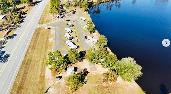 4.6 Acres of Improved Commercial Land for Sale in Baxley, Georgia