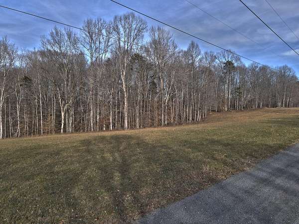 0.95 Acres of Residential Land for Sale in Russell Springs, Kentucky