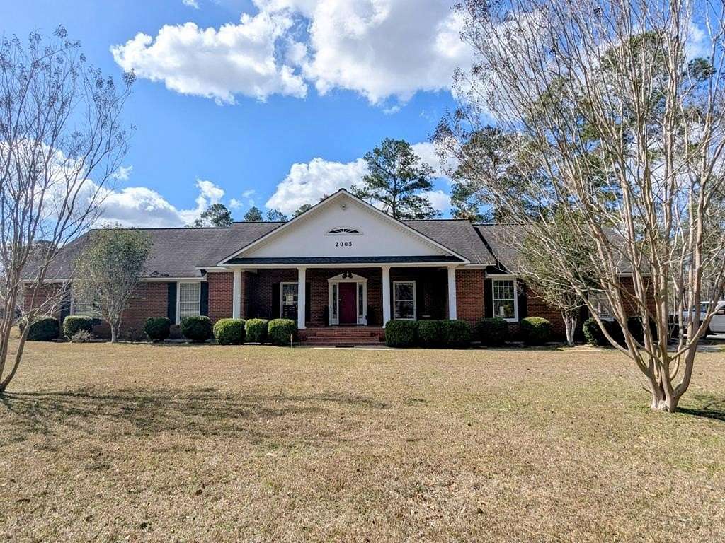 2.44 Acres of Land with Home for Sale in Vidalia, Georgia