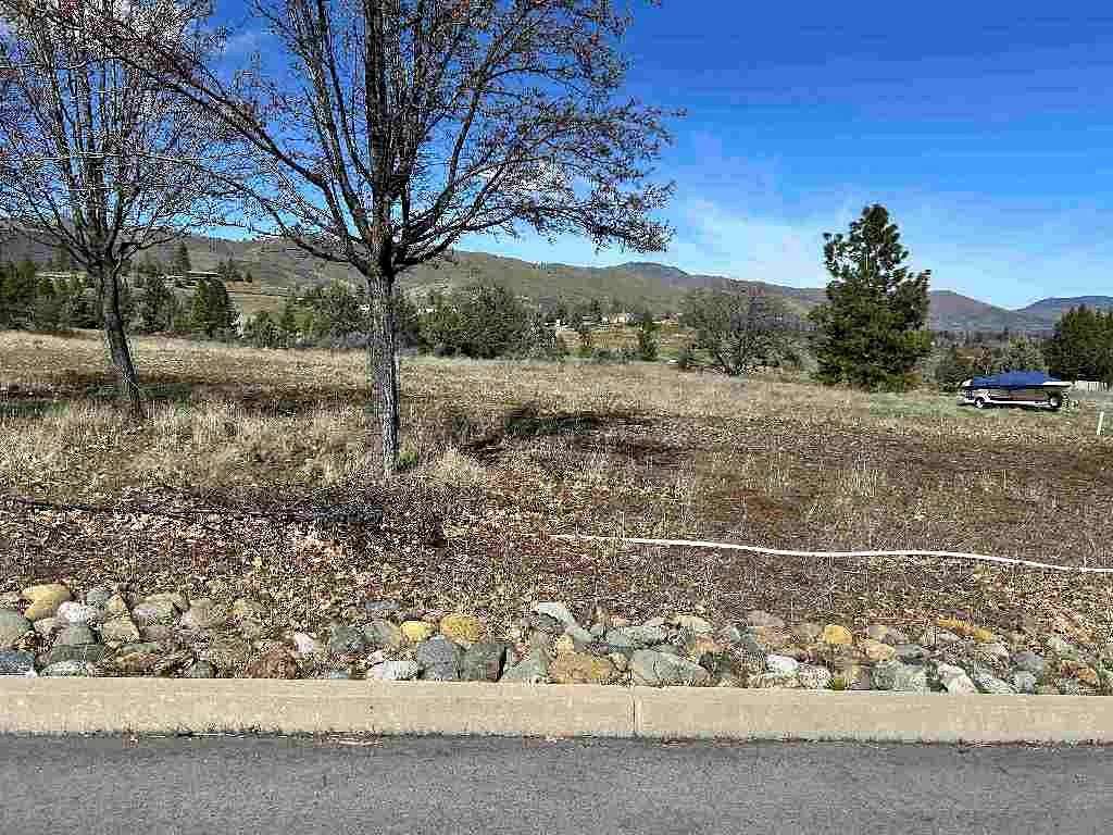 0.49 Acres of Residential Land for Sale in Yreka, California