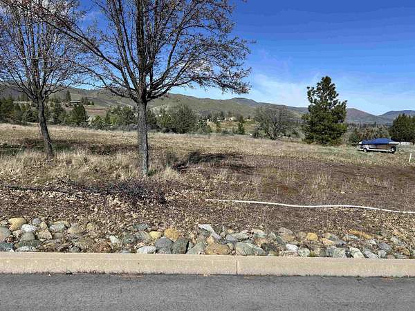 0.49 Acres of Residential Land for Sale in Yreka, California