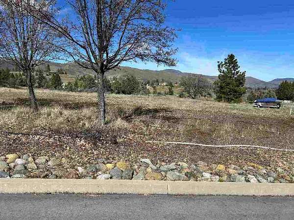 0.49 Acres of Residential Land for Sale in Yreka, California