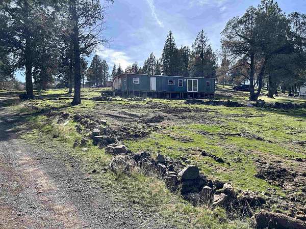 1 Acre of Land for Sale in Montague, California