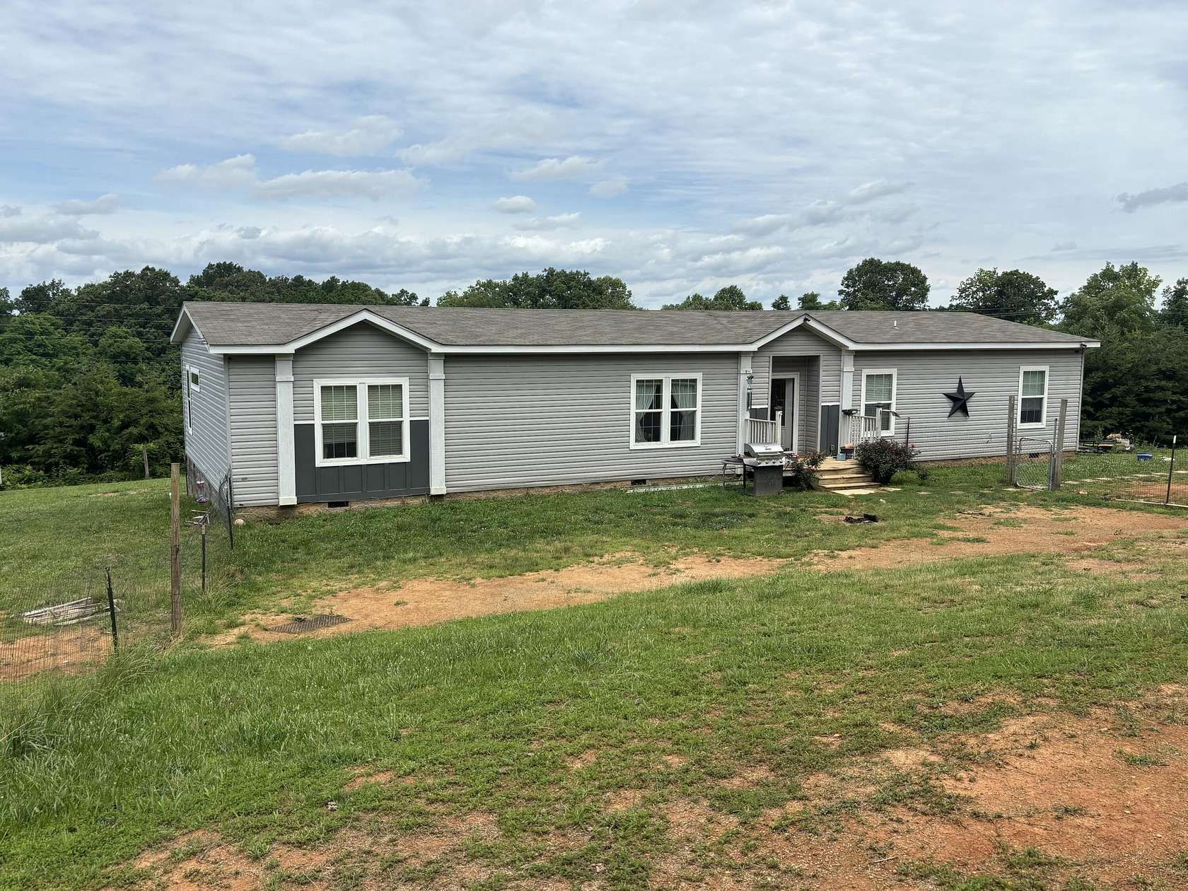 12 Acres of Land with Home for Sale in Waco, Kentucky