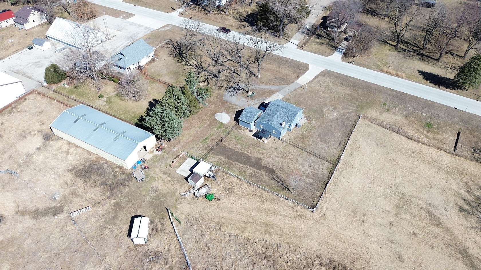 20 Acres of Agricultural Land with Home for Sale in Newton, Iowa