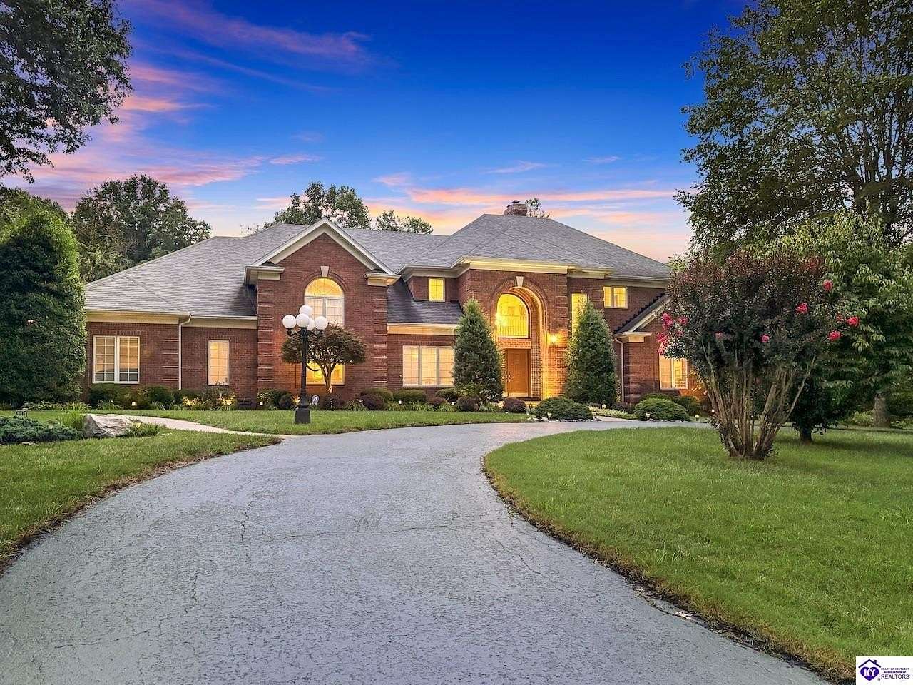 9.58 Acres of Land with Home for Sale in Elizabethtown, Kentucky