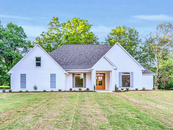 2.1 Acres of Land with Home for Sale in Columbus, Mississippi