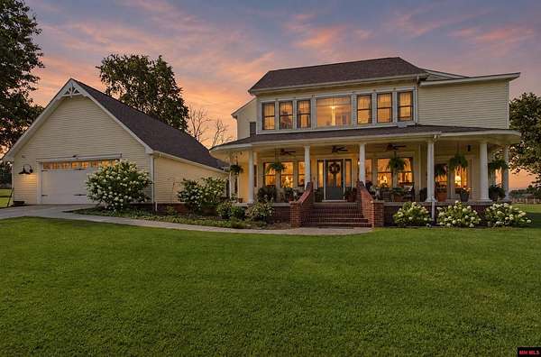 8 Acres of Land with Home for Sale in Mountain Home, Arkansas