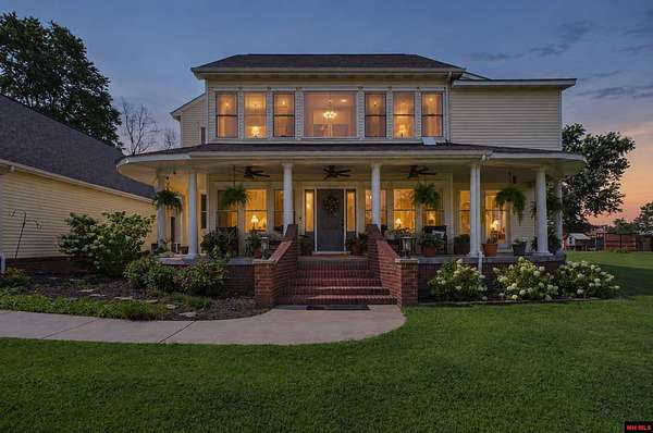 8 Acres of Land with Home for Sale in Mountain Home, Arkansas