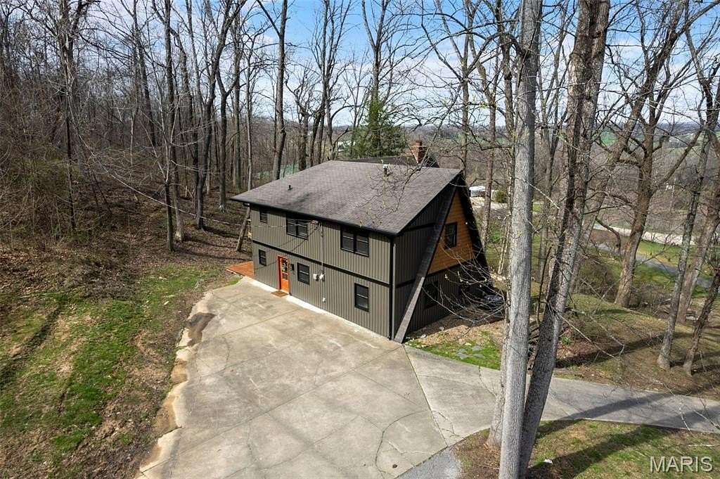 4.5 Acres of Land with Home for Sale in Cape Girardeau, Missouri