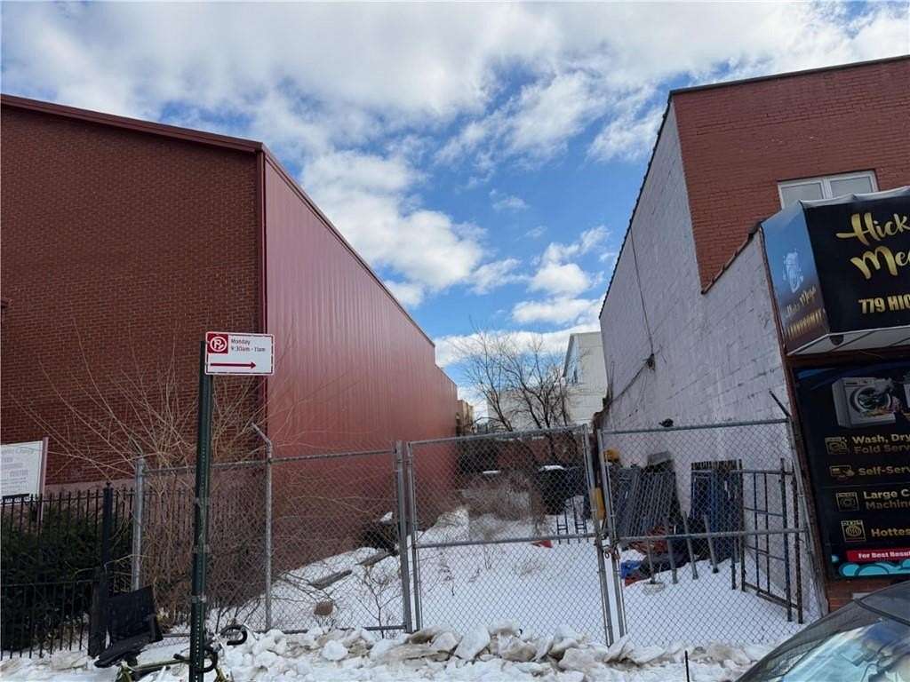 0.06 Acres of Mixed-Use Land for Sale in Brooklyn, New York