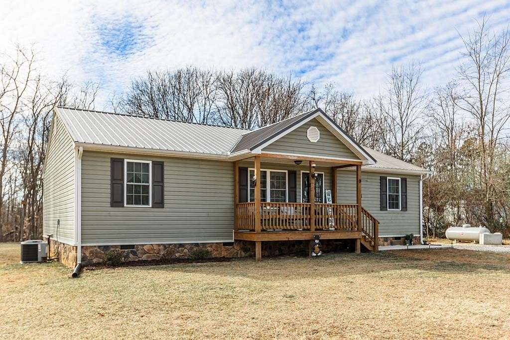 2 Acres of Land with Home for Sale in Pamplin City, Virginia