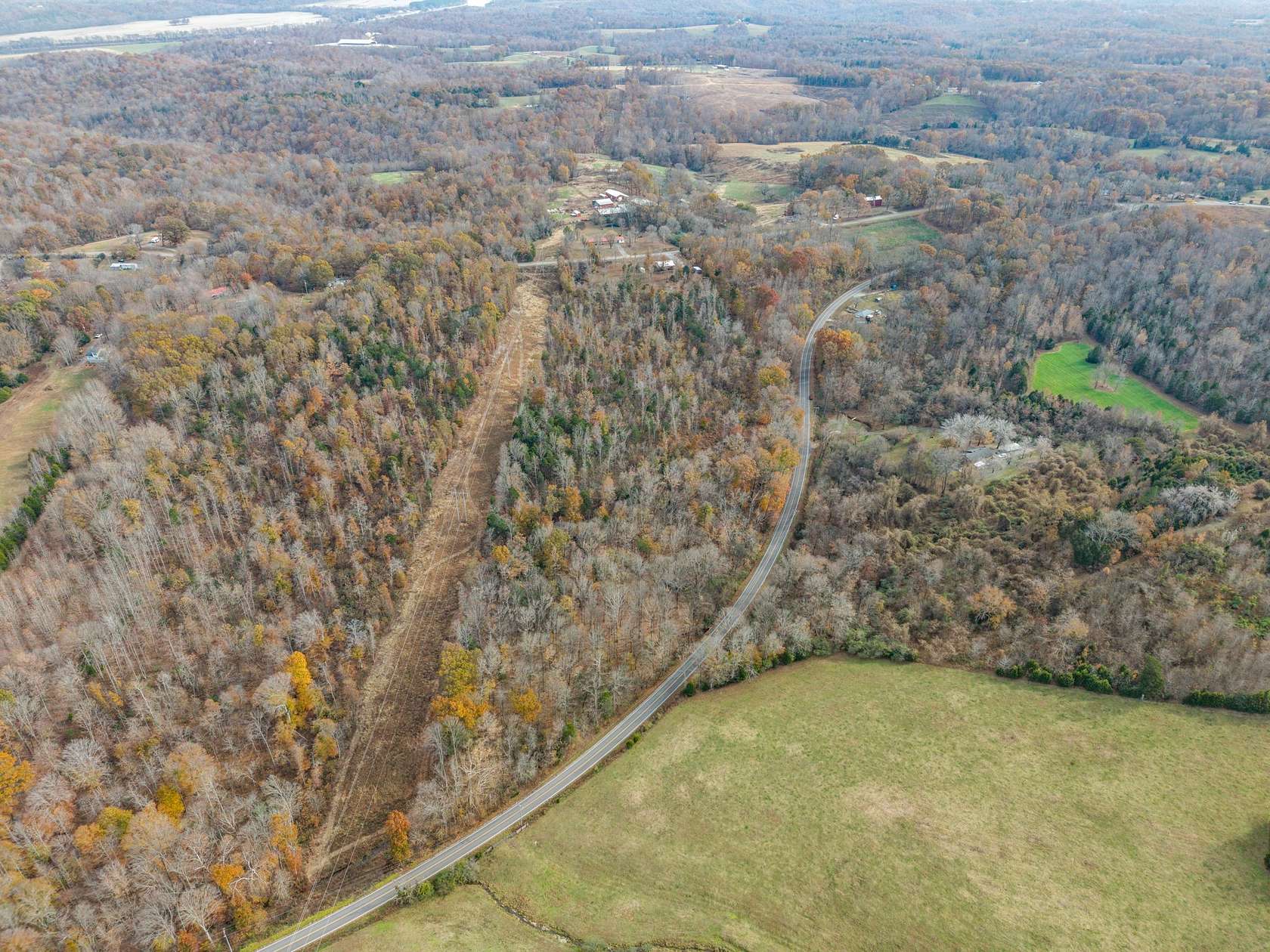 10 Acres of Recreational & Residential Land for Sale in Charlotte, Tennessee