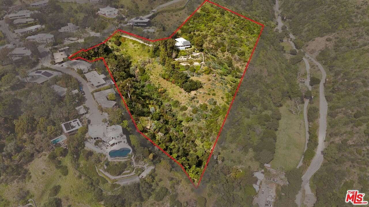 4.39 Acres of Land with Home for Sale in Los Angeles, California