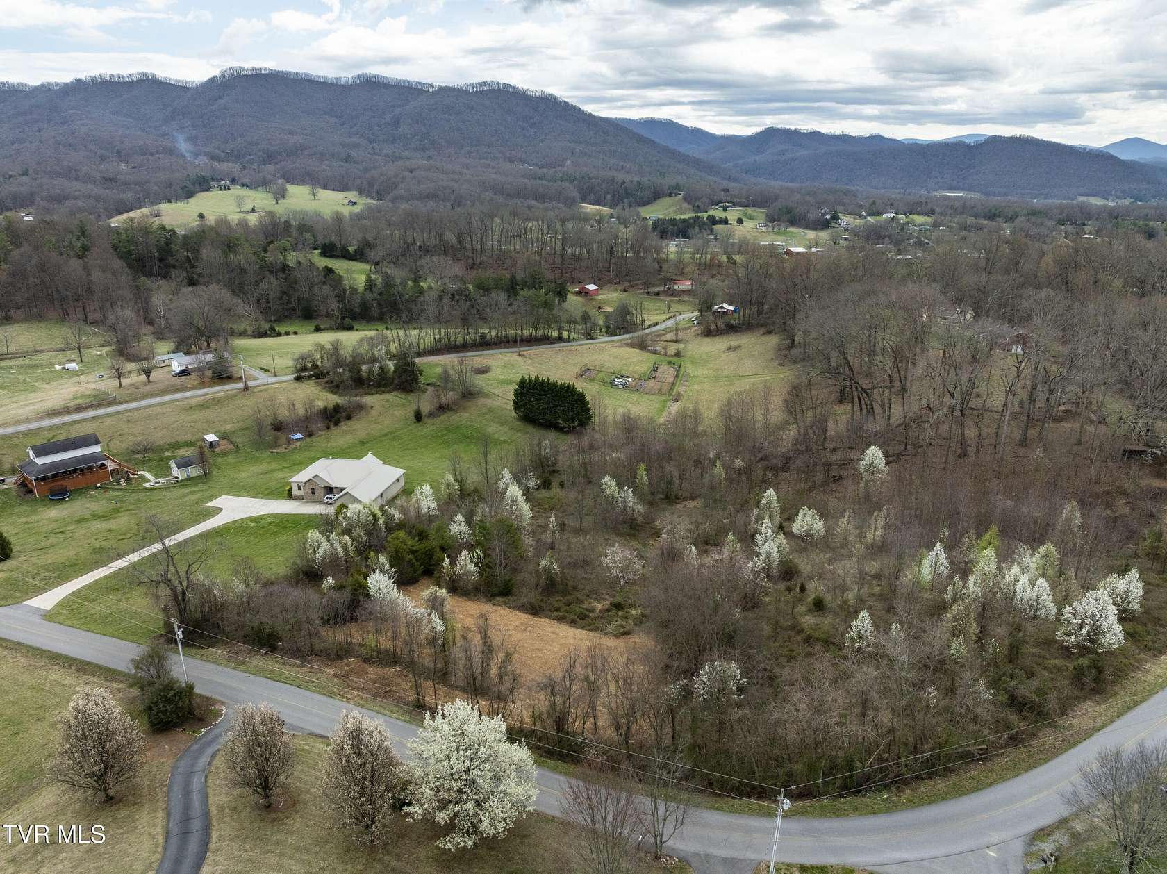 2.27 Acres of Residential Land for Sale in Jonesborough, Tennessee