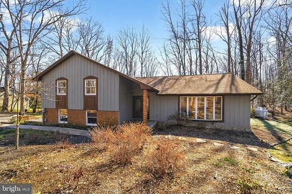 2 Acres of Land with Home for Sale in Davidsonville, Maryland