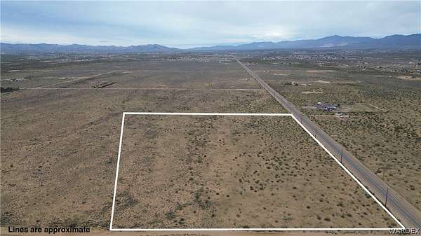 40 Acres of Land for Sale in Golden Valley, Arizona