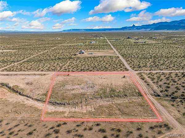 2.2 Acres of Residential Land for Sale in Golden Valley, Arizona
