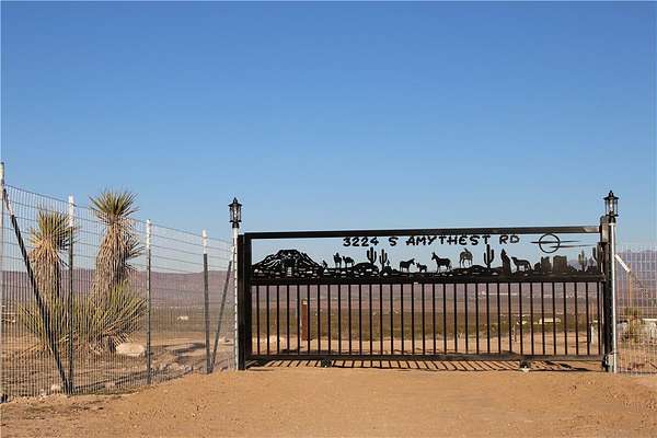 2.2 Acres of Residential Land for Sale in Golden Valley, Arizona