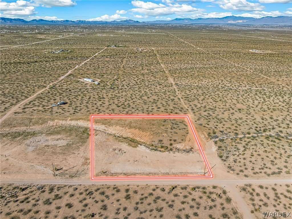 2.2 Acres of Residential Land for Sale in Golden Valley, Arizona