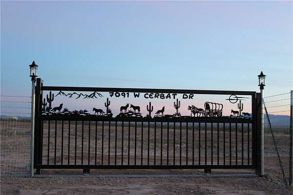 2.2 Acres of Residential Land for Sale in Golden Valley, Arizona