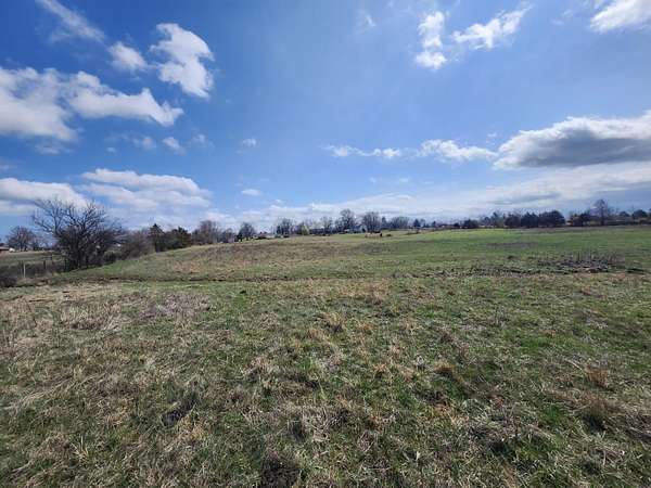 6.38 Acres of Land for Sale in Mountain Grove, Missouri