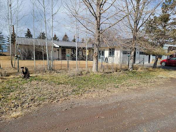 120 Acres of Land with Home for Sale in Christmas Valley, Oregon