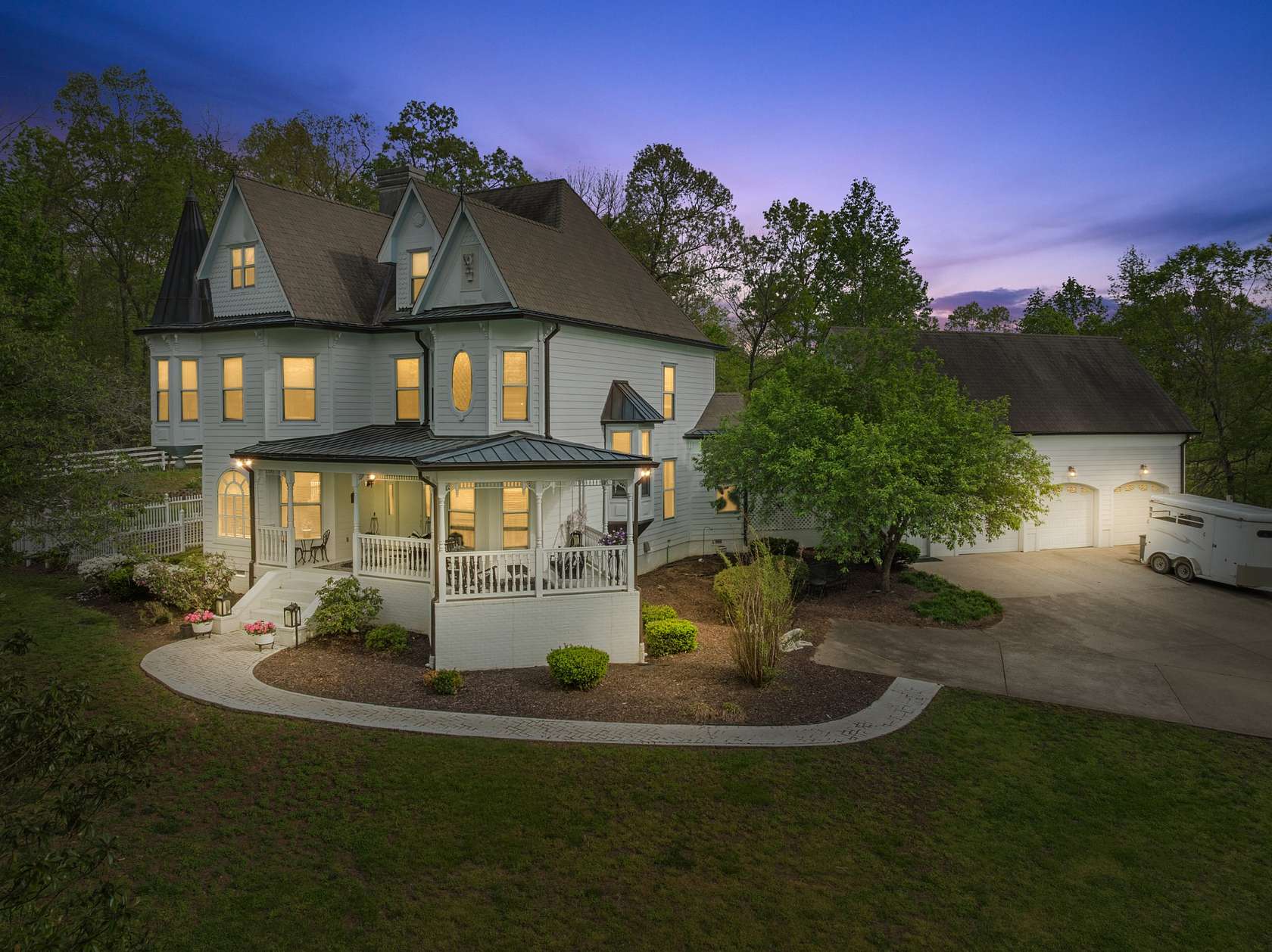 32 Acres of Land with Home for Sale in Dover, Tennessee