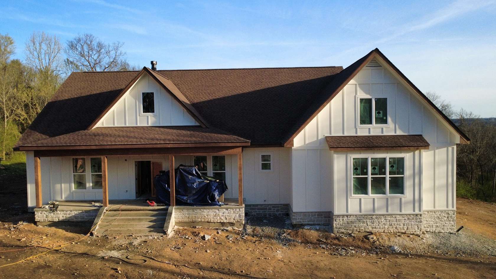 10 Acres of Land with Home for Sale in Columbia, Tennessee