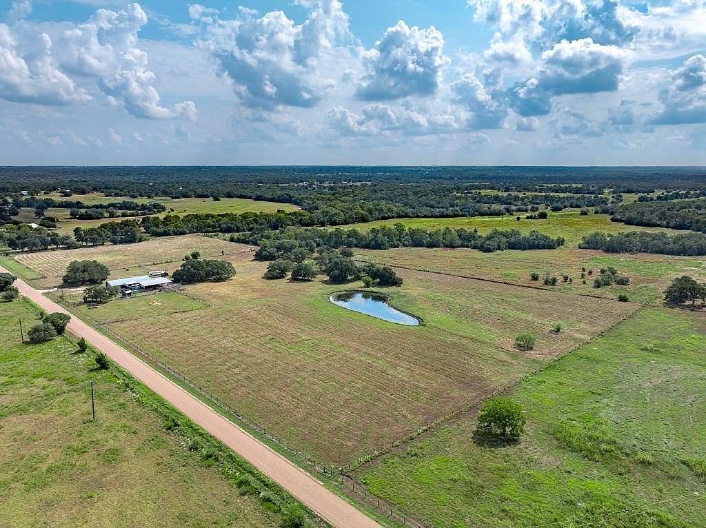 6 Acres of Land for Sale in Fayetteville, Texas