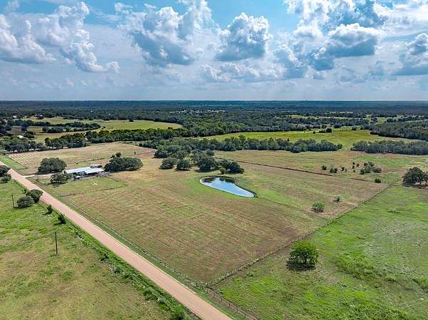 6 Acres of Land for Sale in Fayetteville, Texas