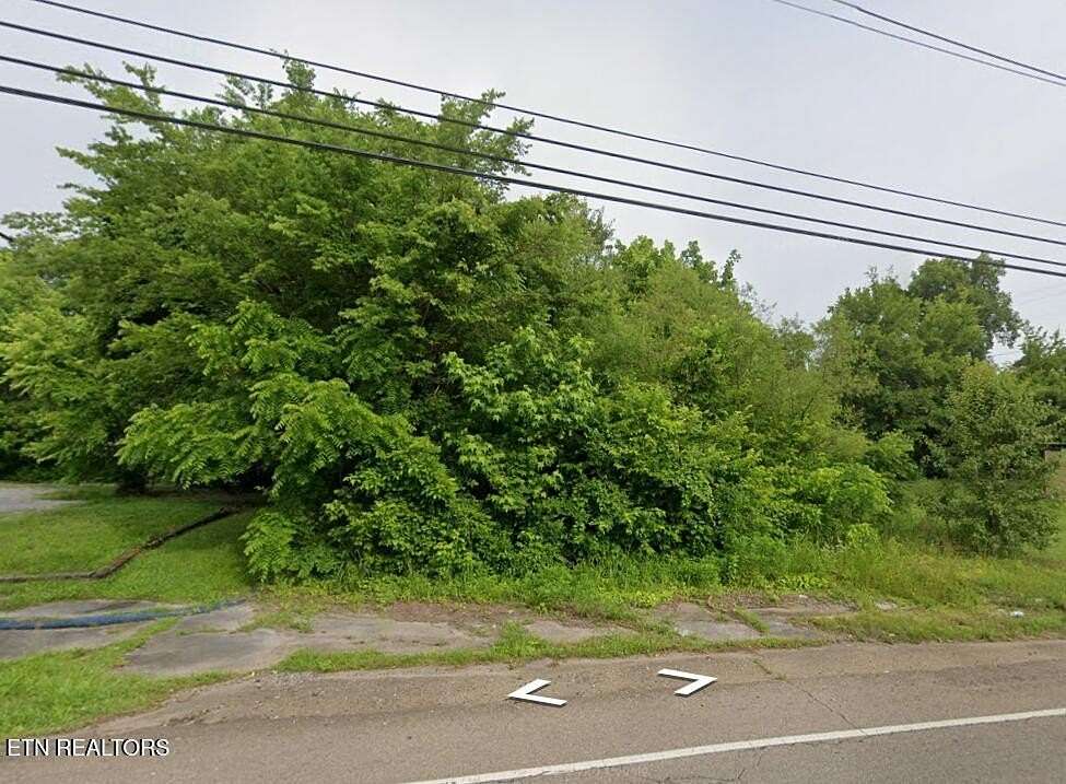 0.11 Acres of Mixed-Use Land for Sale in Knoxville, Tennessee