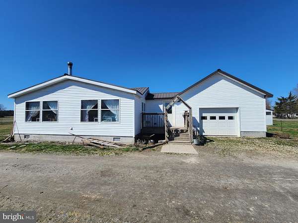 9.5 Acres of Land with Home for Sale in Camden, Delaware