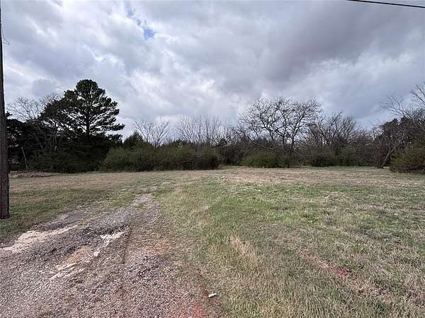 1 Acre of Residential Land for Sale in Shawnee, Oklahoma