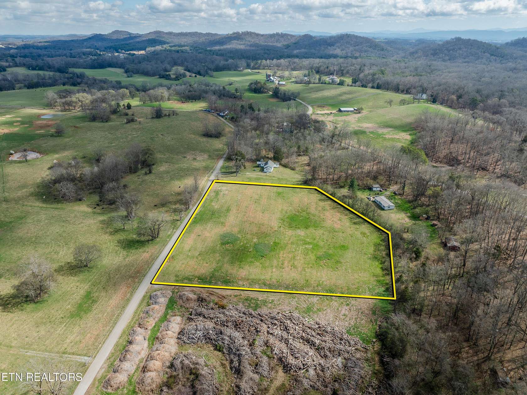 5 Acres of Land for Sale in Greenback, Tennessee