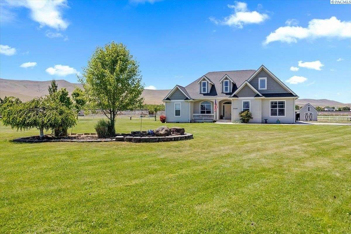 3.39 Acres of Land with Home for Sale in Prosser, Washington