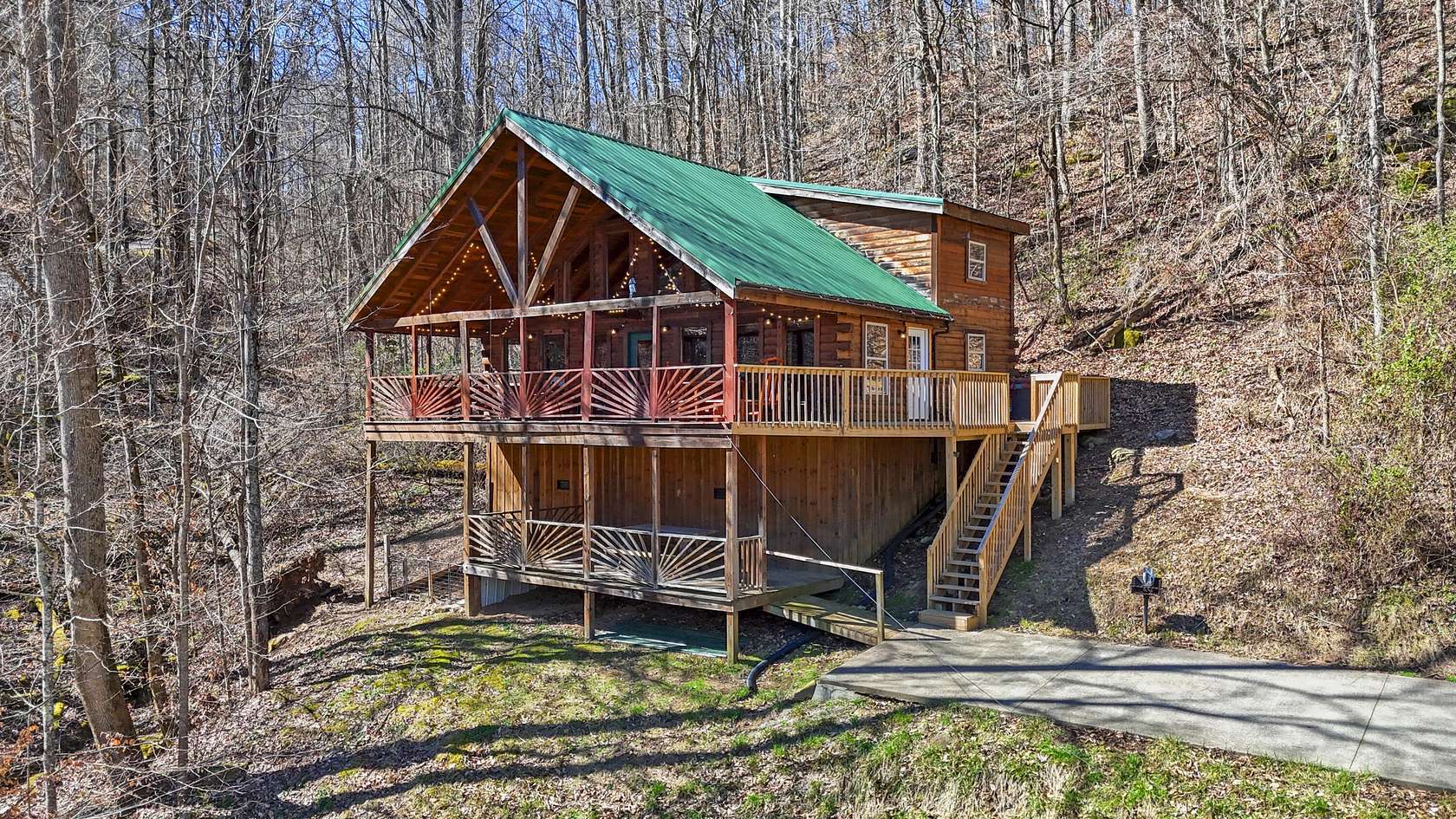 1.59 Acres of Land with Home for Sale in Slade, Kentucky