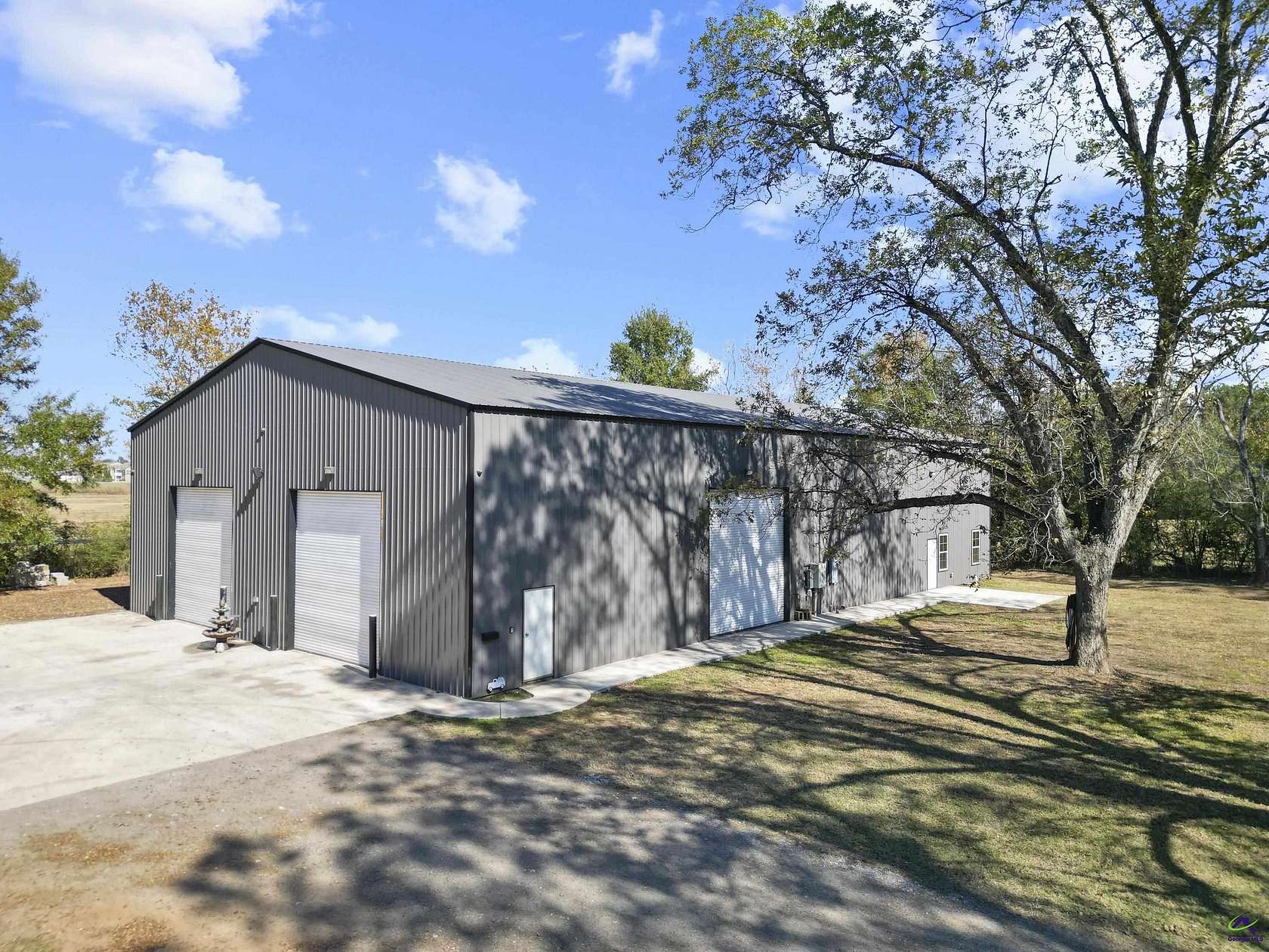 1.7 Acres of Land with Home for Sale in Kathleen, Georgia