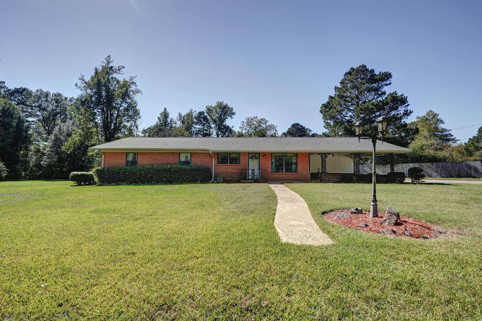 4 Acres of Land with Home for Sale in Texarkana, Arkansas
