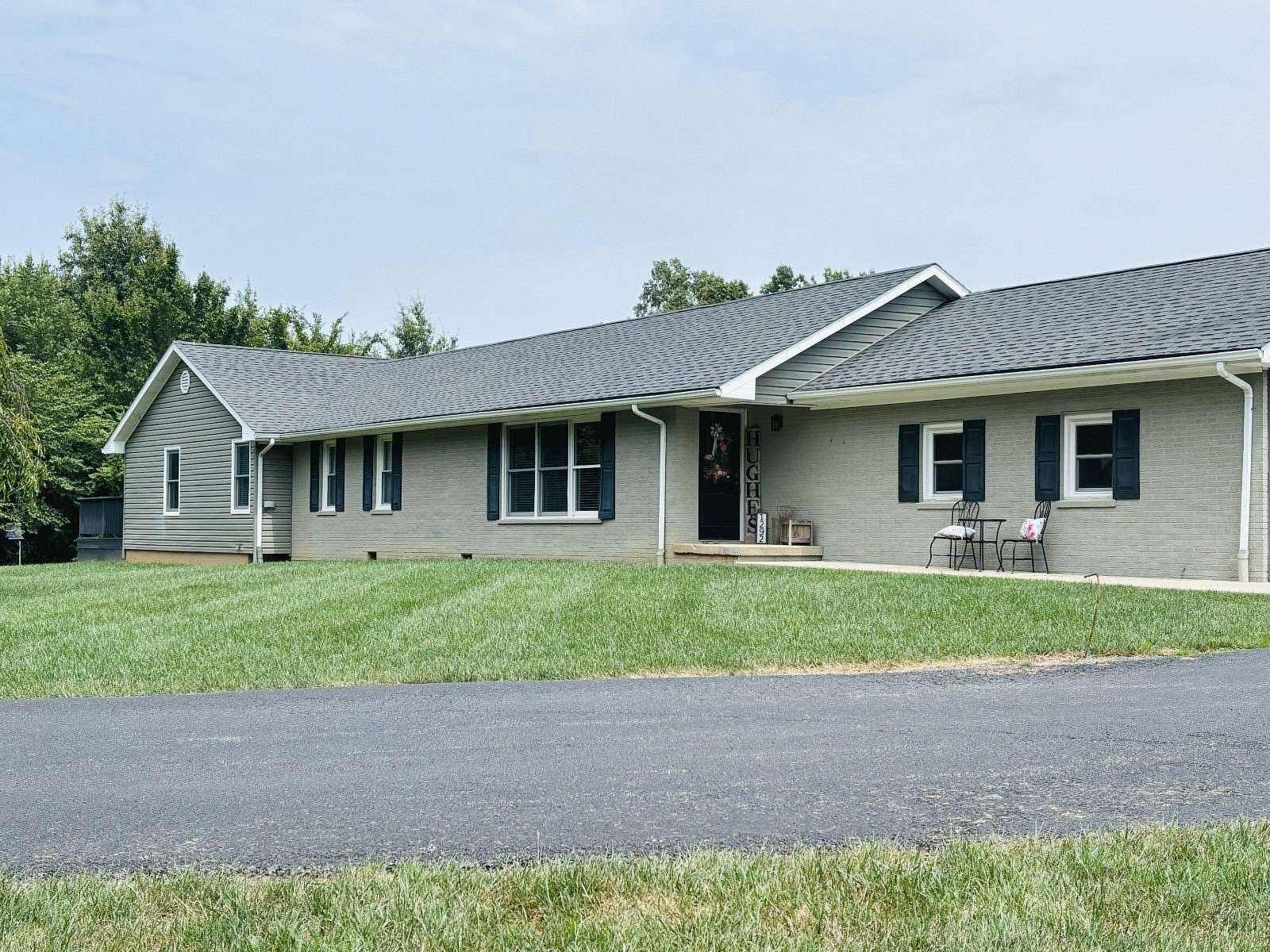 10 Acres of Land with Home for Sale in Carmi, Illinois