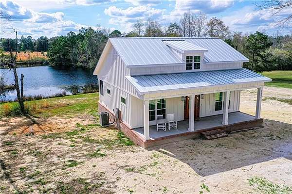 1.57 Acres of Land with Home for Sale in Hoboken, Georgia