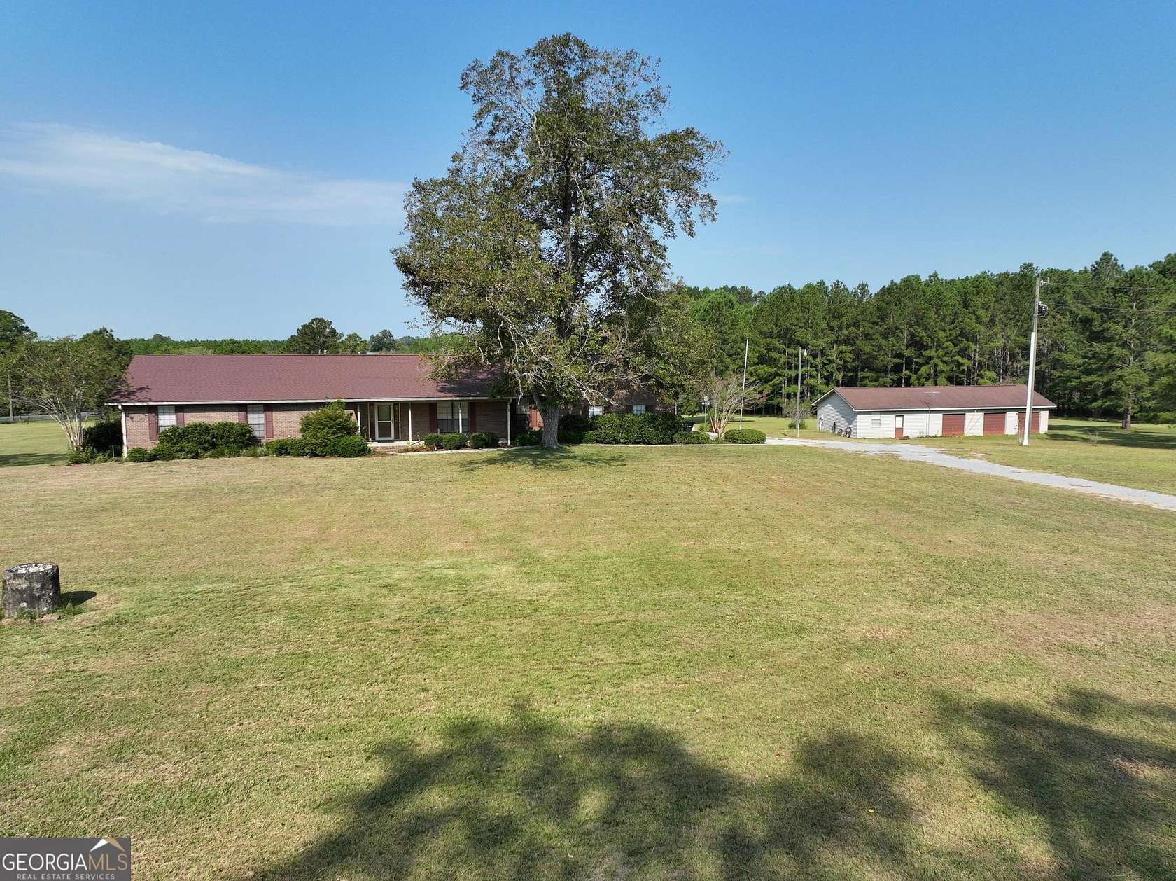 10 Acres of Land with Home for Sale in Claxton, Georgia